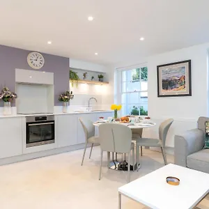  Apartment Stunning 2 Bed Basement Flat In The Heart Of Cheltenham! United Kingdom